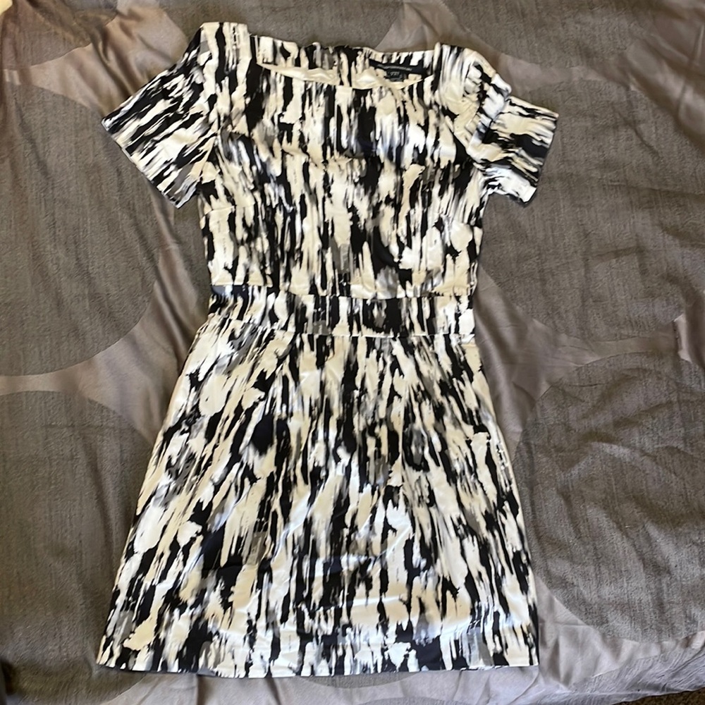 FRENCH CONNECTION PRINT WOVEN SHEATH DRESS BLACK WHITE COCKTAIL SIZE 4